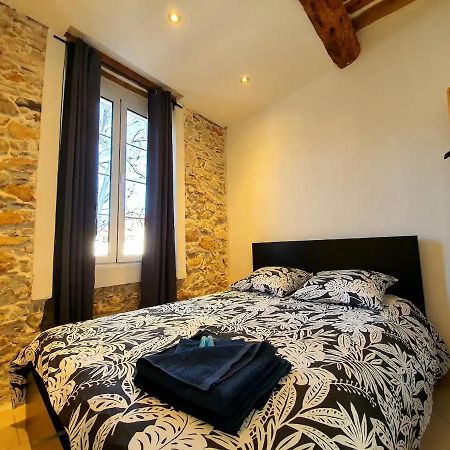 Freshly Tastefully Renovated Apartments In Heart Of Old Antibes Exterior foto