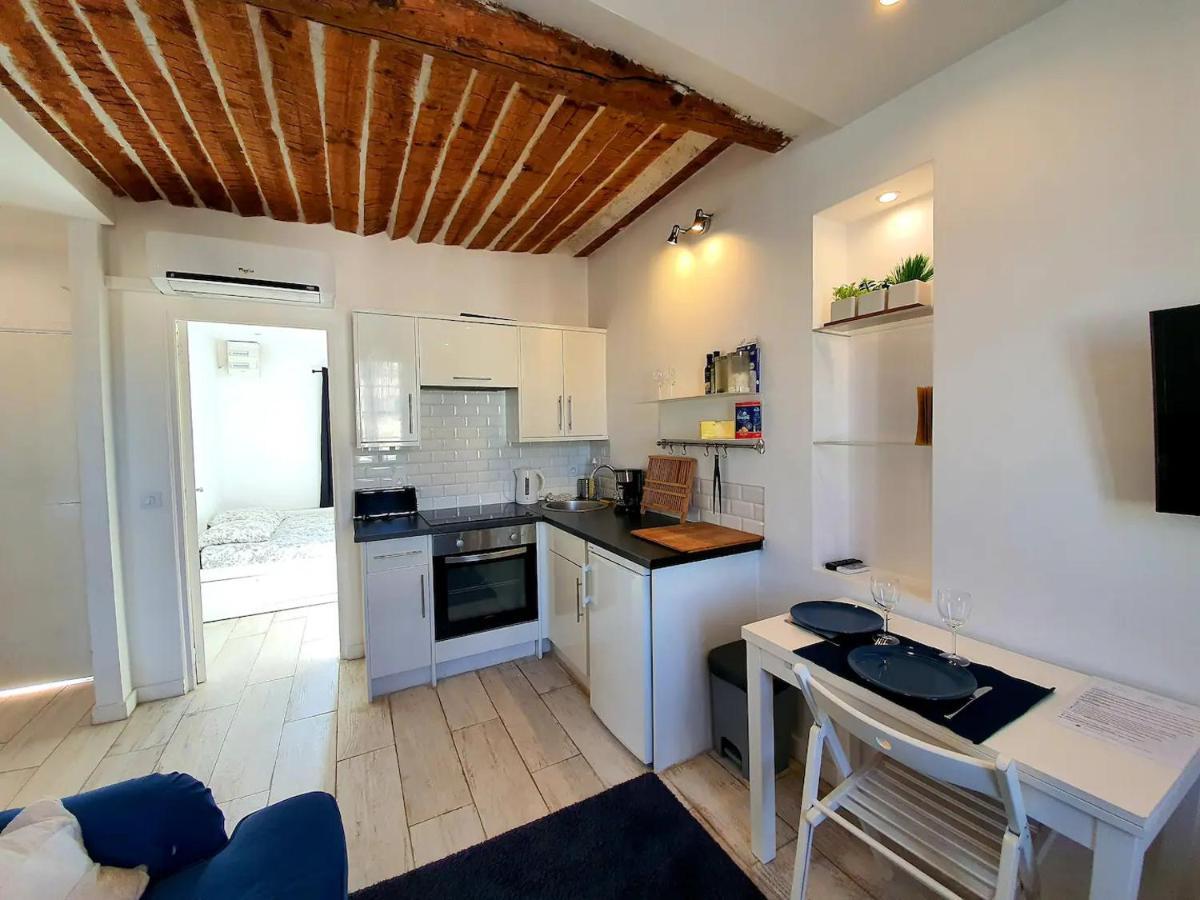 Freshly Tastefully Renovated Apartments In Heart Of Old Antibes Exterior foto