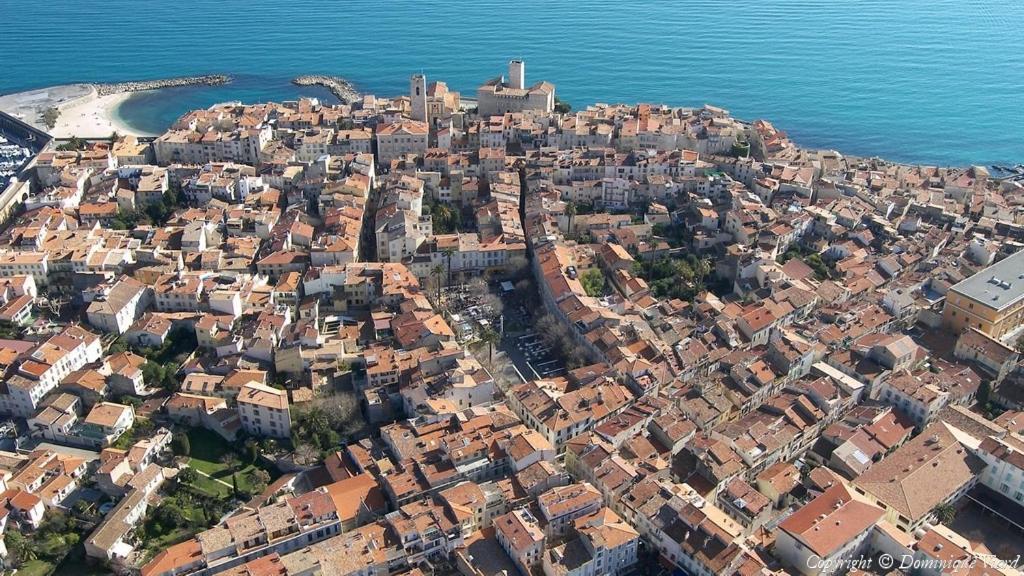 Freshly Tastefully Renovated Apartments In Heart Of Old Antibes Exterior foto