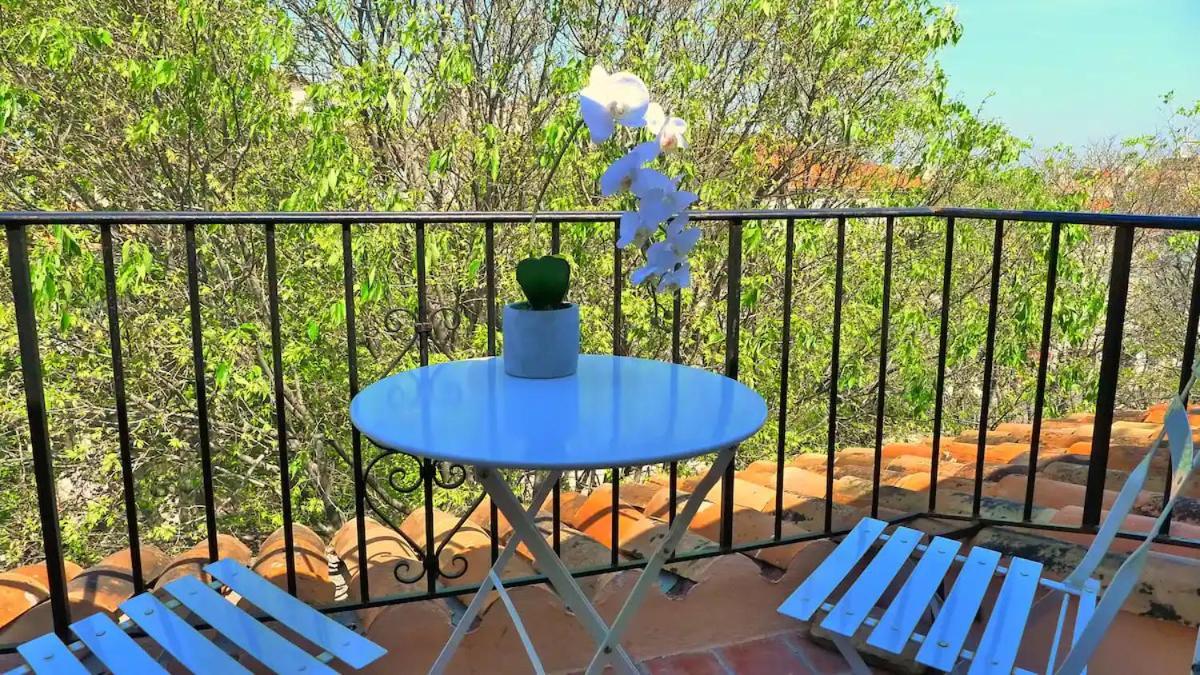 Freshly Tastefully Renovated Apartments In Heart Of Old Antibes Exterior foto