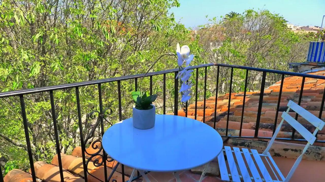 Freshly Tastefully Renovated Apartments In Heart Of Old Antibes Exterior foto