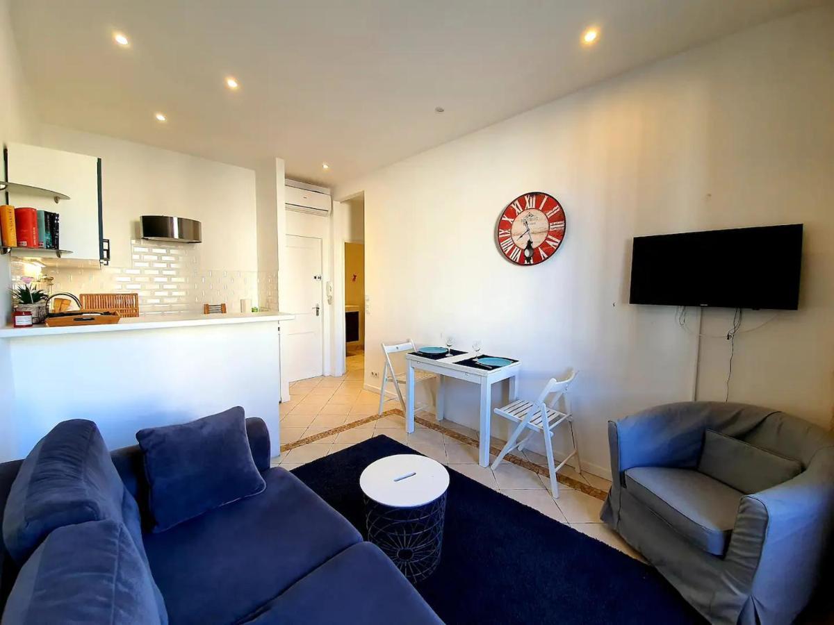 Freshly Tastefully Renovated Apartments In Heart Of Old Antibes Exterior foto